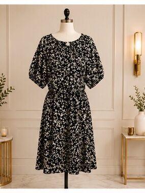 Black & Cream Floral Short Sleeve Dress